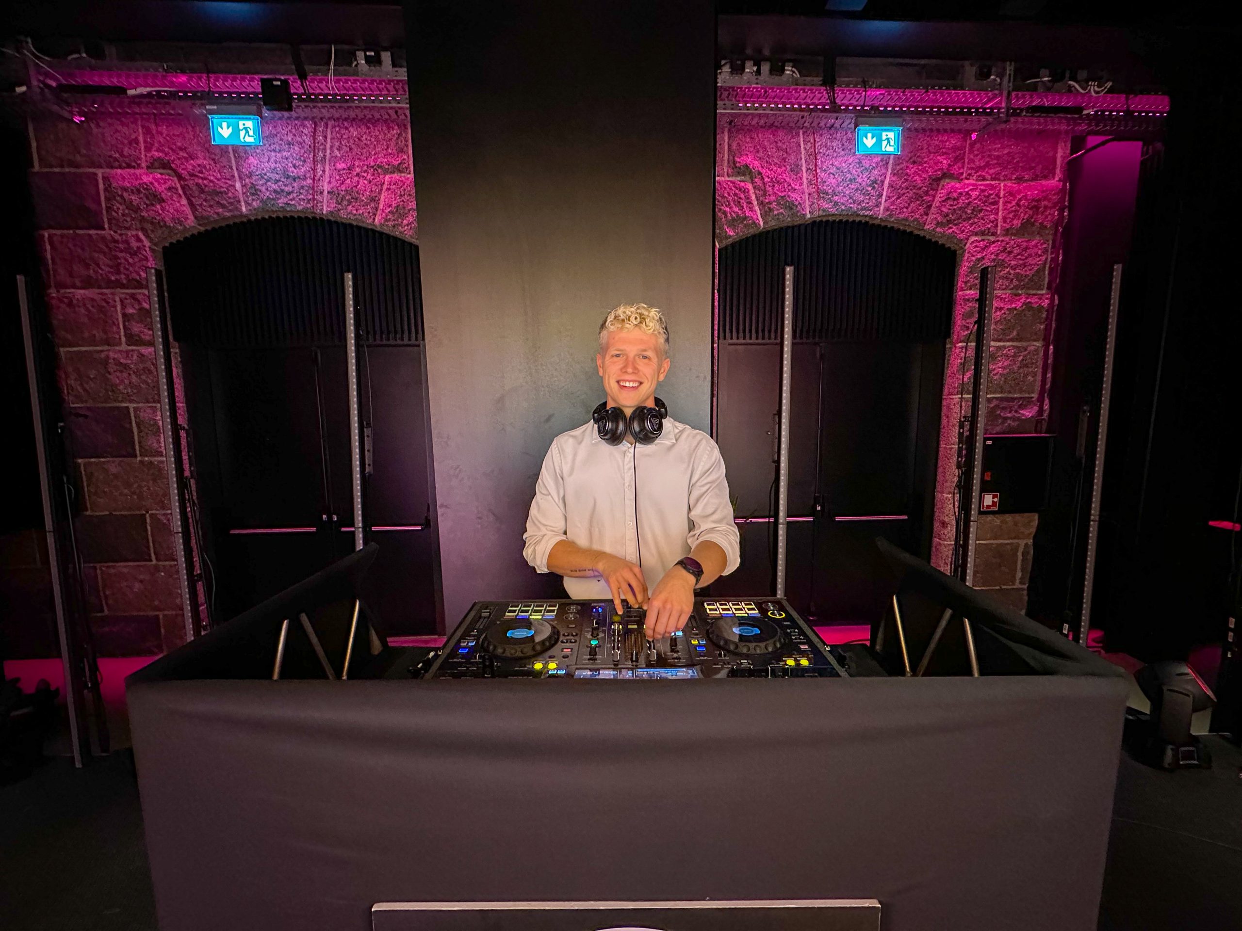 Lej en DJ i København
