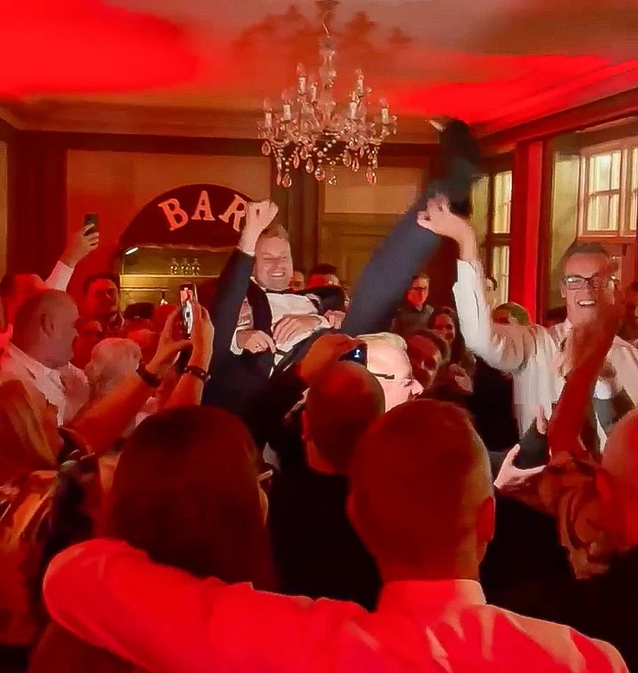 Lej DJ til bryllup i København